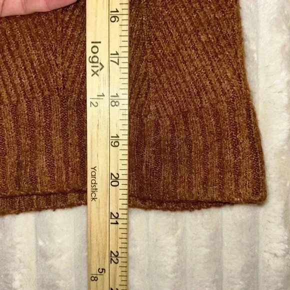 Lulus Turtleneck Sweater Size Medium Burnt Orange Copper - Picture 5 of 6